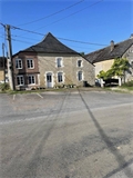 Corps de ferme à la vente
